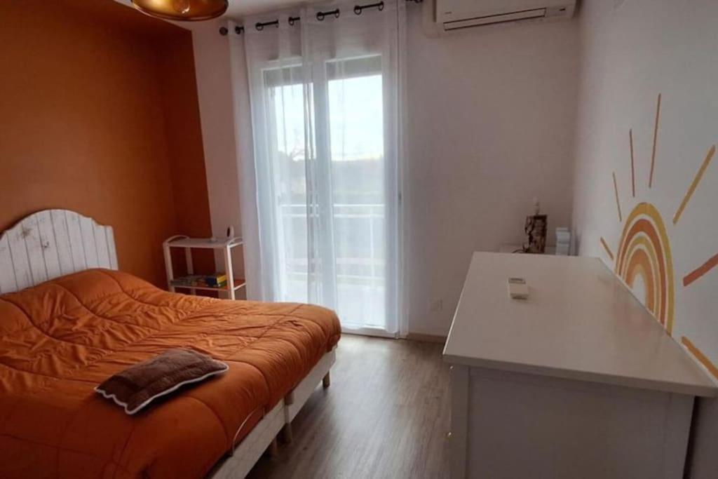 Charmante Maison De Ville Climatisee Avec Wifi Saint-Yrieix-la-Perche Dış mekan fotoğraf